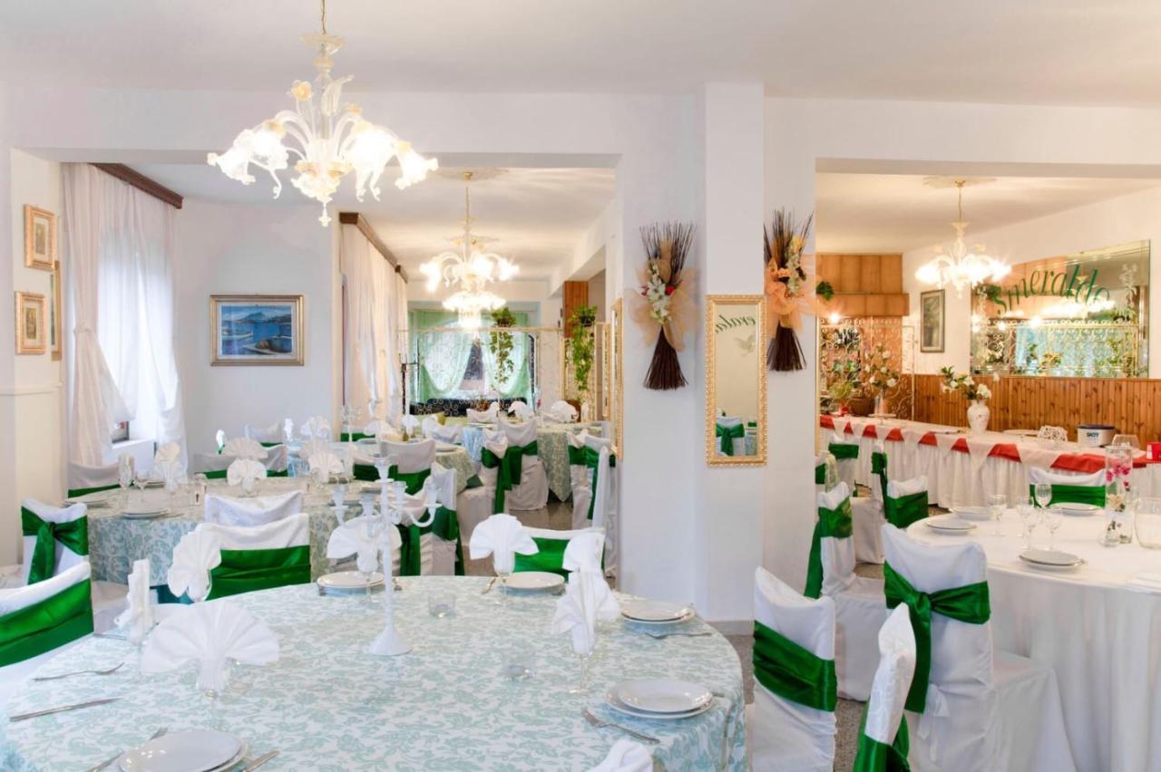 Hotel Smeraldo Canneddi Ngoại thất bức ảnh